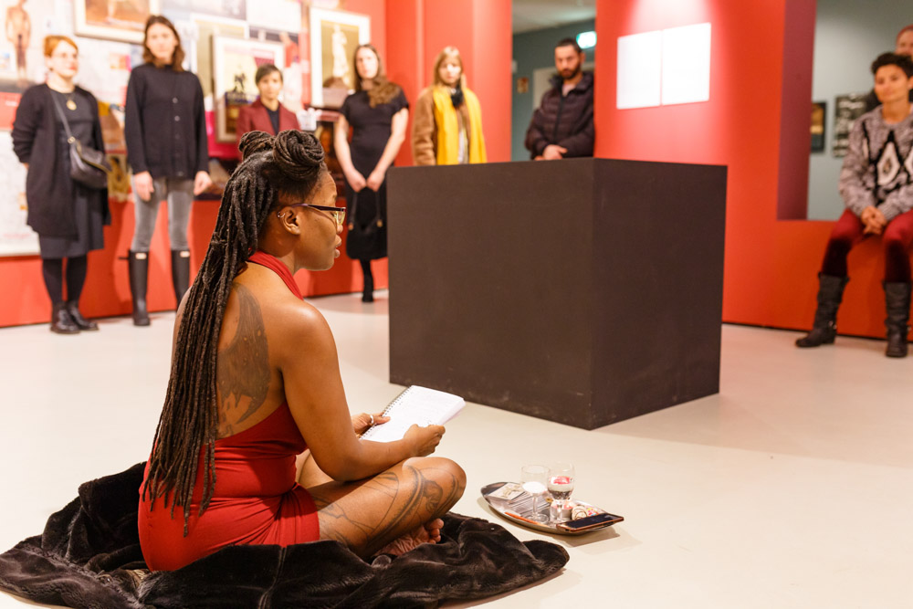 Caritia in the exhibition room "Tapetenwechsel", Photo: André Wunstorf