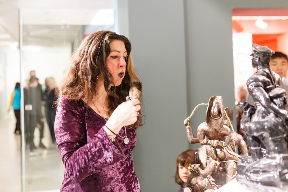 Sadie Lune in the exhibition room "Tapetenwechsel", Photo: André Wunstorf